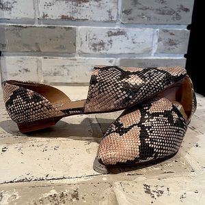 Steve Madden Natural Snake Talent Flats - Size 7